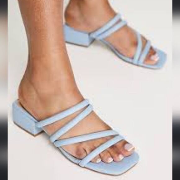 BRAND NEW LYNX LOW BLOCK HEEL SQUARE TOE CRISSCROSS MULTI-STRAP SANDAL - Picture 1 of 16